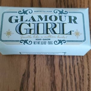 Perfectly Posh Glamour Girl So Soapy Bath Bar